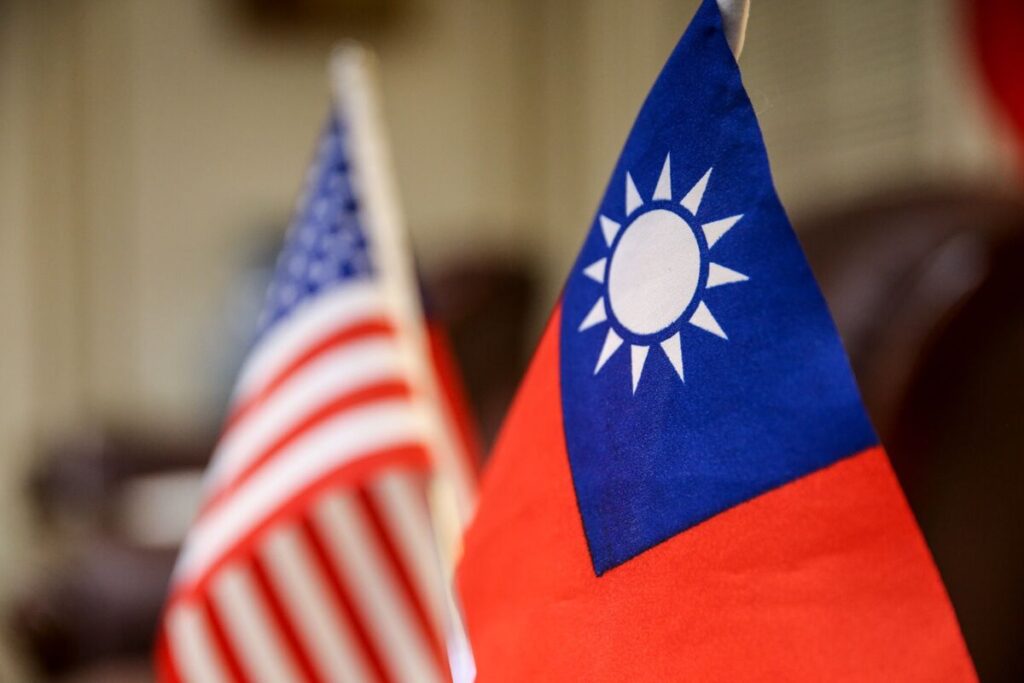 台湾総統、トランプ氏に支援継続促す－米中が取引する可能性を警戒 - Bloomberg