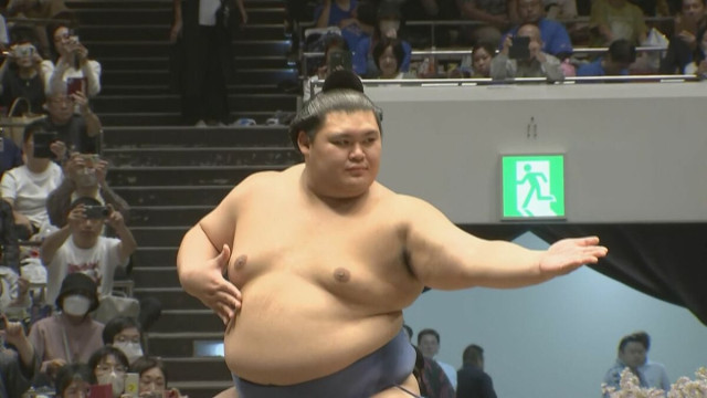 横綱・大の里 豊昇龍とともに貴重な「三段構え」を披露！ 大相撲百周年場所に登場