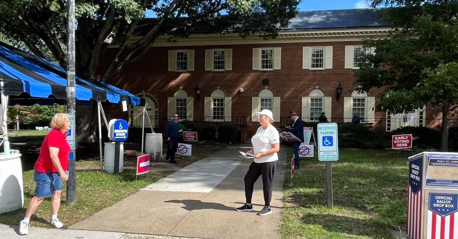 アングル：米政府機関閉鎖、長期化すれば両党ともにダメージも　地域経済に影響波及 | ロイター