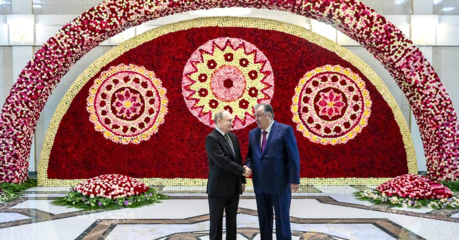 ロシア大統領、タジキスタン到着　旧ソ連諸国の首脳と会談へ | ロイター