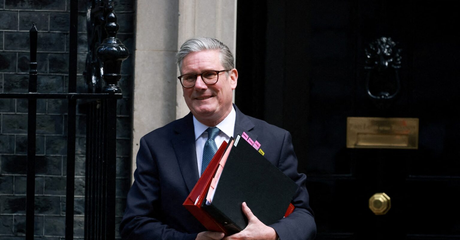 英首相、インドとのＦＴＡ早期実施を強調　企業幹部ら100人超随行し訪問 | ロイター