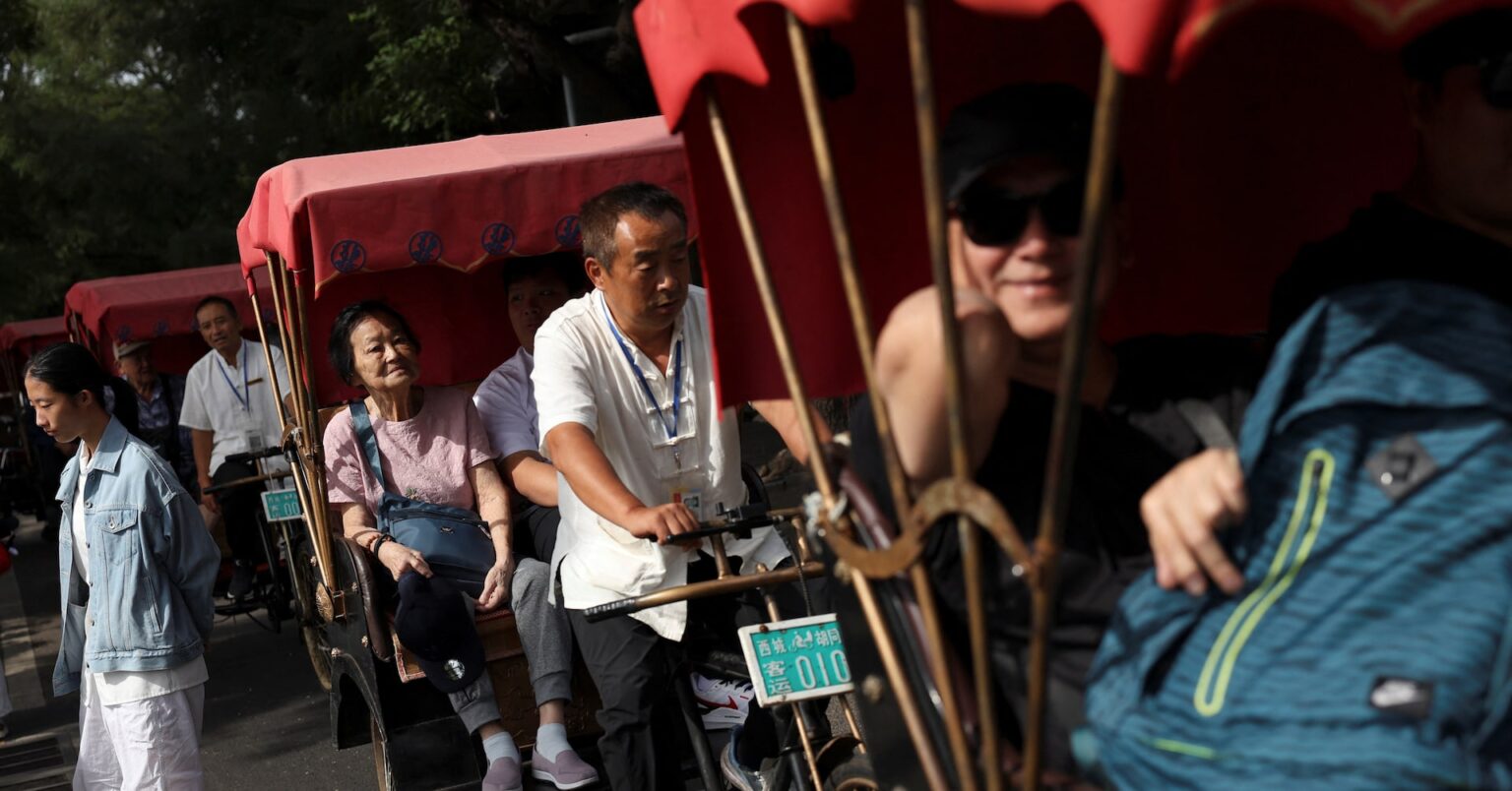 中国・国慶節連休の旅行支出、3年ぶり低水準　資産効果見られず | ロイター