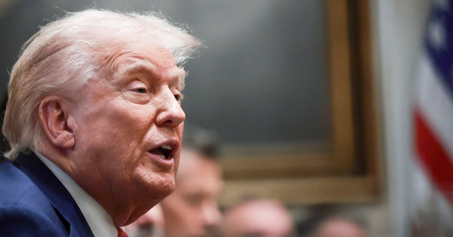 ＮＡＴＯ、スペイン除名を検討すべき　国防費巡り＝トランプ氏 | ロイター