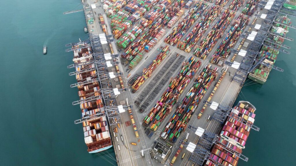 中国、米国船に14日から港湾使用料－クアルコムを競争法で調査 - Bloomberg