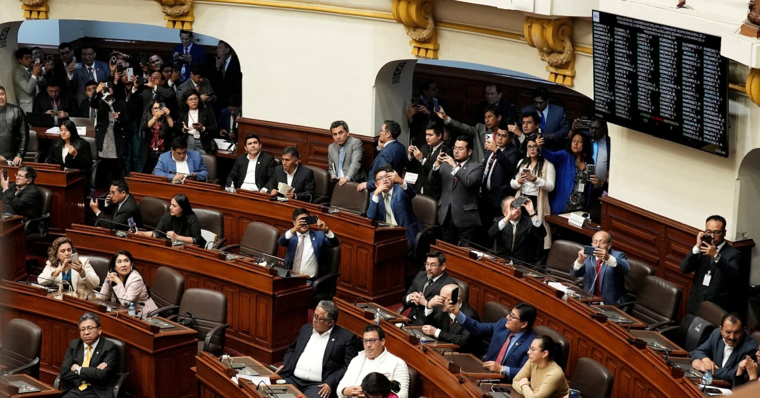 ペルー議会、ボルアルテ大統領の罷免可決　保守政党も支持 | ロイター