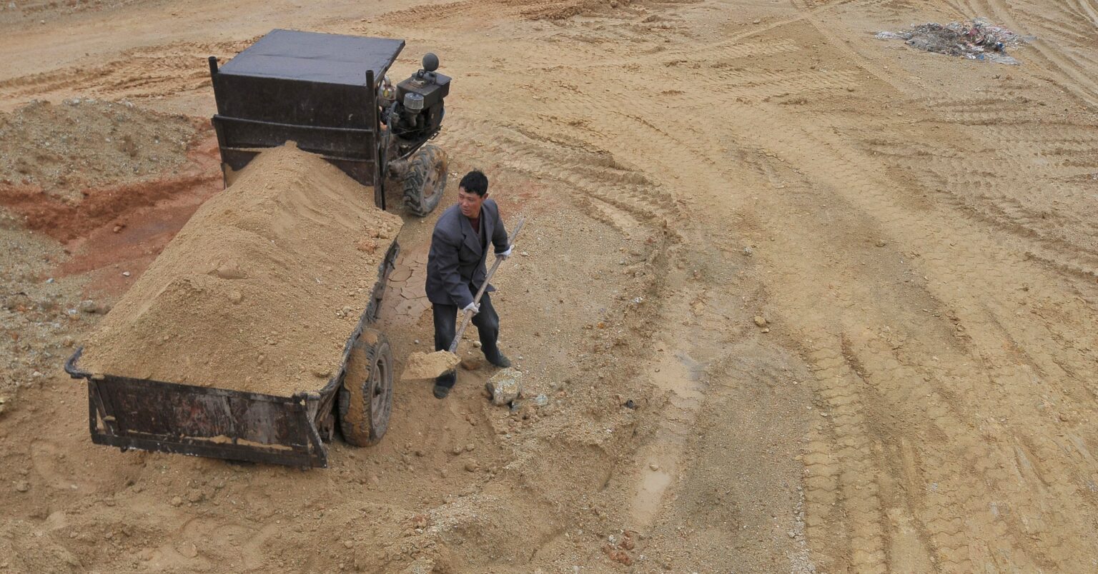 中国、米の協議要請「保留」　レアアース規制巡り＝ＵＳＴＲ代表 | ロイター