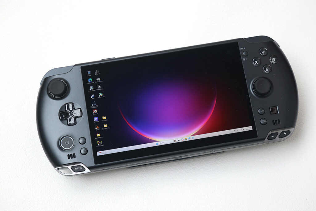 【Hothotレビュー】ポータブルゲーミングPCの概念を破壊する性能。GPDが放つ怪物「GPD WIN 5」 - PC Watch