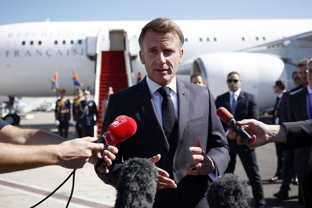 仏大統領、政治安定呼びかけ－今週再び内閣不信任案提出の恐れ - Bloomberg