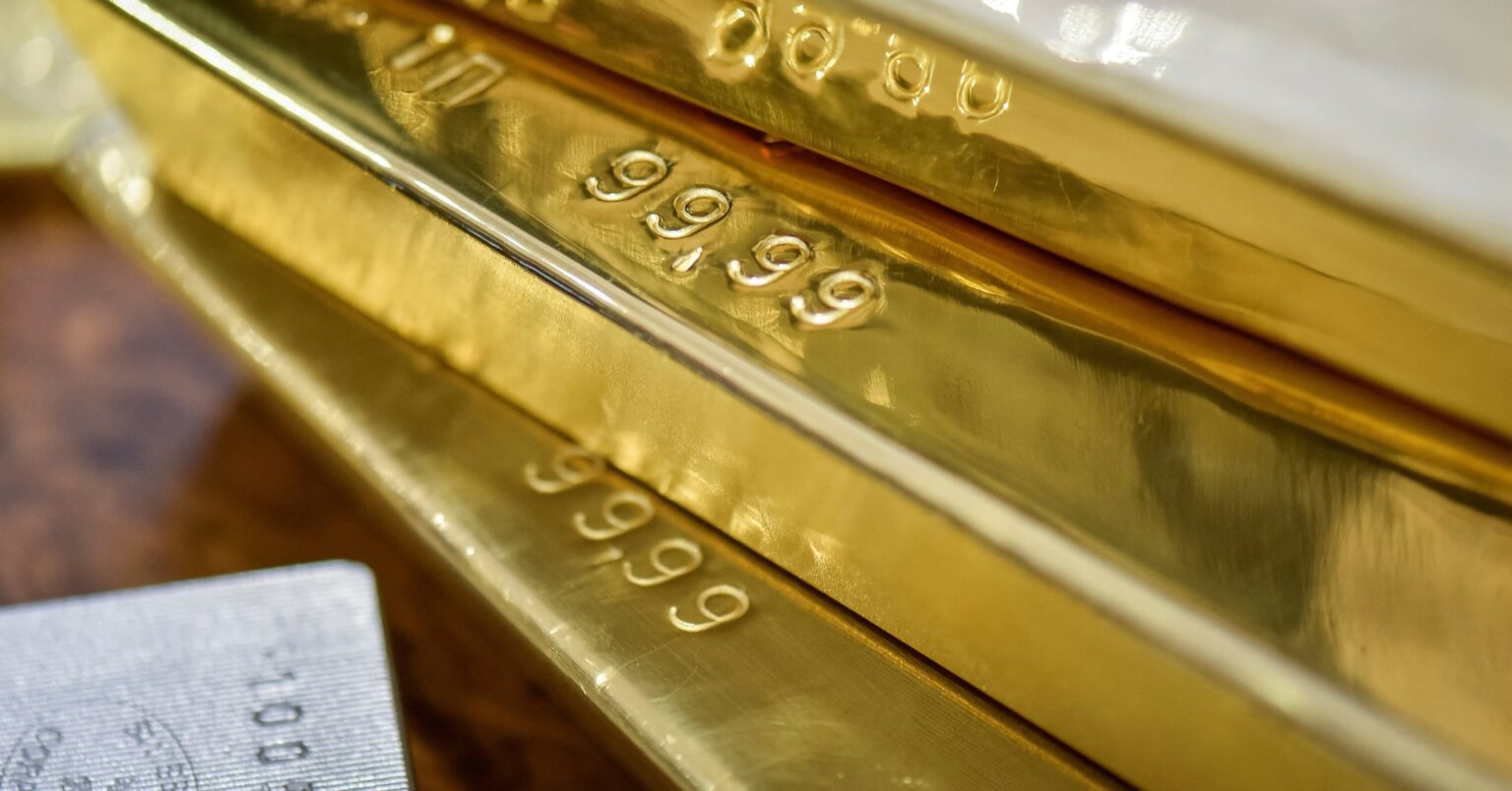 EUの凍結ロシア資産活用案、中銀の金購入加速の可能性 | ロイター EUの凍結ロシア資産活用案、中銀の金購入加速の可能性 | ロイター