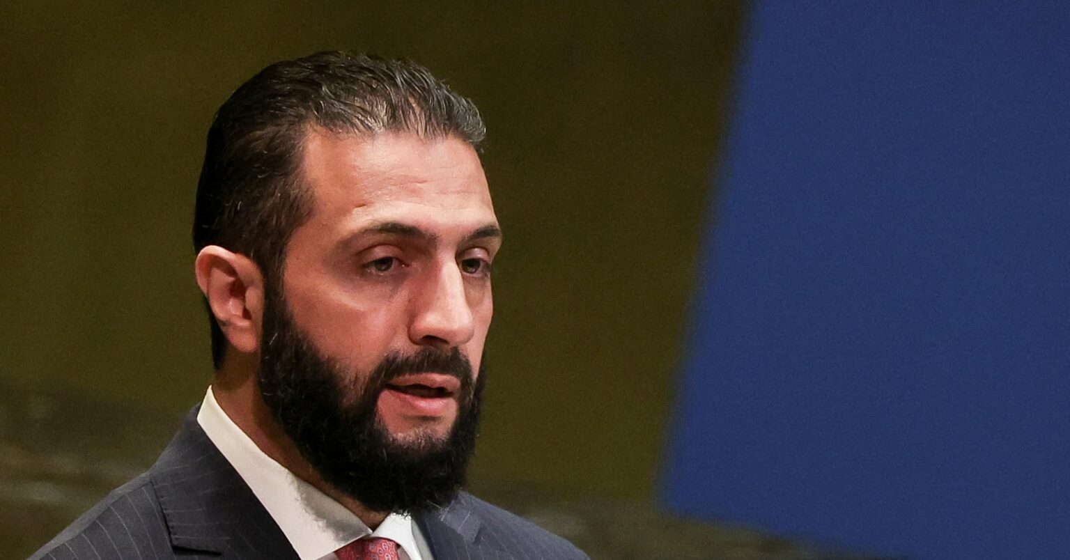 シリア暫定大統領、15日に訪ロ　プーチン氏と会談へ＝国営通信 | ロイター