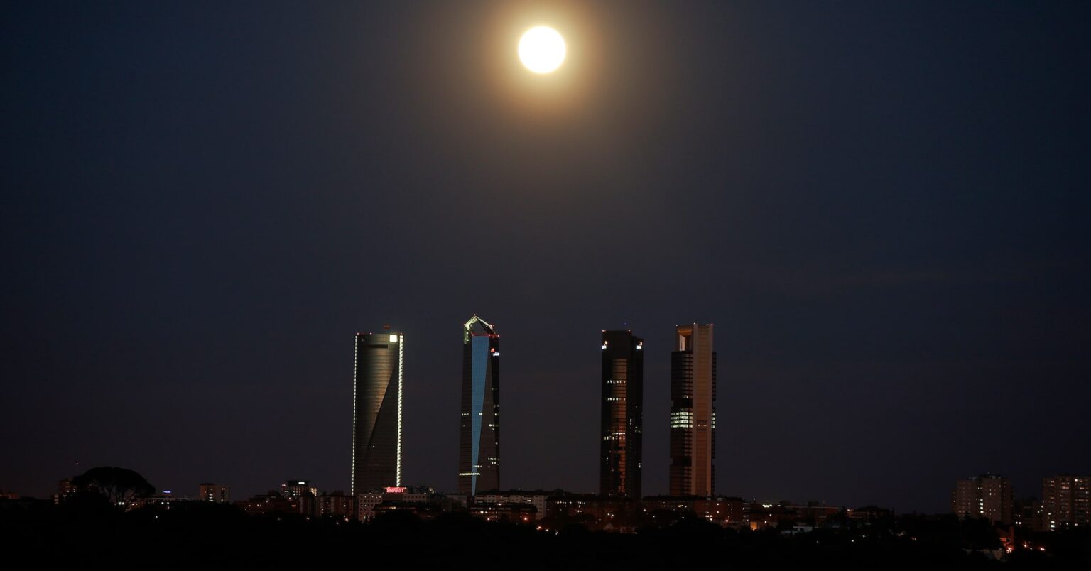 コラム:欧米に広がる金融再編、潮流に乗り遅れる邦銀=大槻奈那氏 | ロイター コラム:欧米に広がる金融再編、潮流に乗り遅れる邦銀=大槻奈那氏 | ロイター