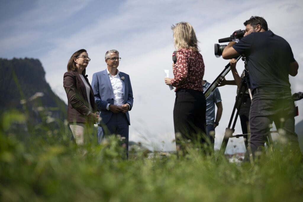 EU外交どうする？　煮え切らないスイスの大政党 - SWI swissinfo.ch