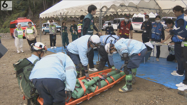 南海トラフ地震に備え総合防災訓練　自衛隊・警察・消防が連携　和歌山・那智勝浦町