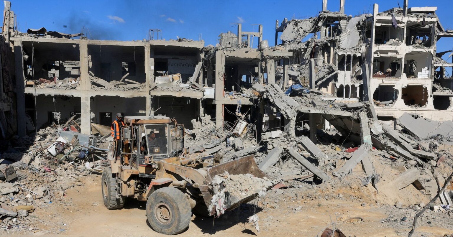 ＥＵ、ガザ復興への影響力最大化へ和平理事会参加を検討すべき＝文書 | ロイター
