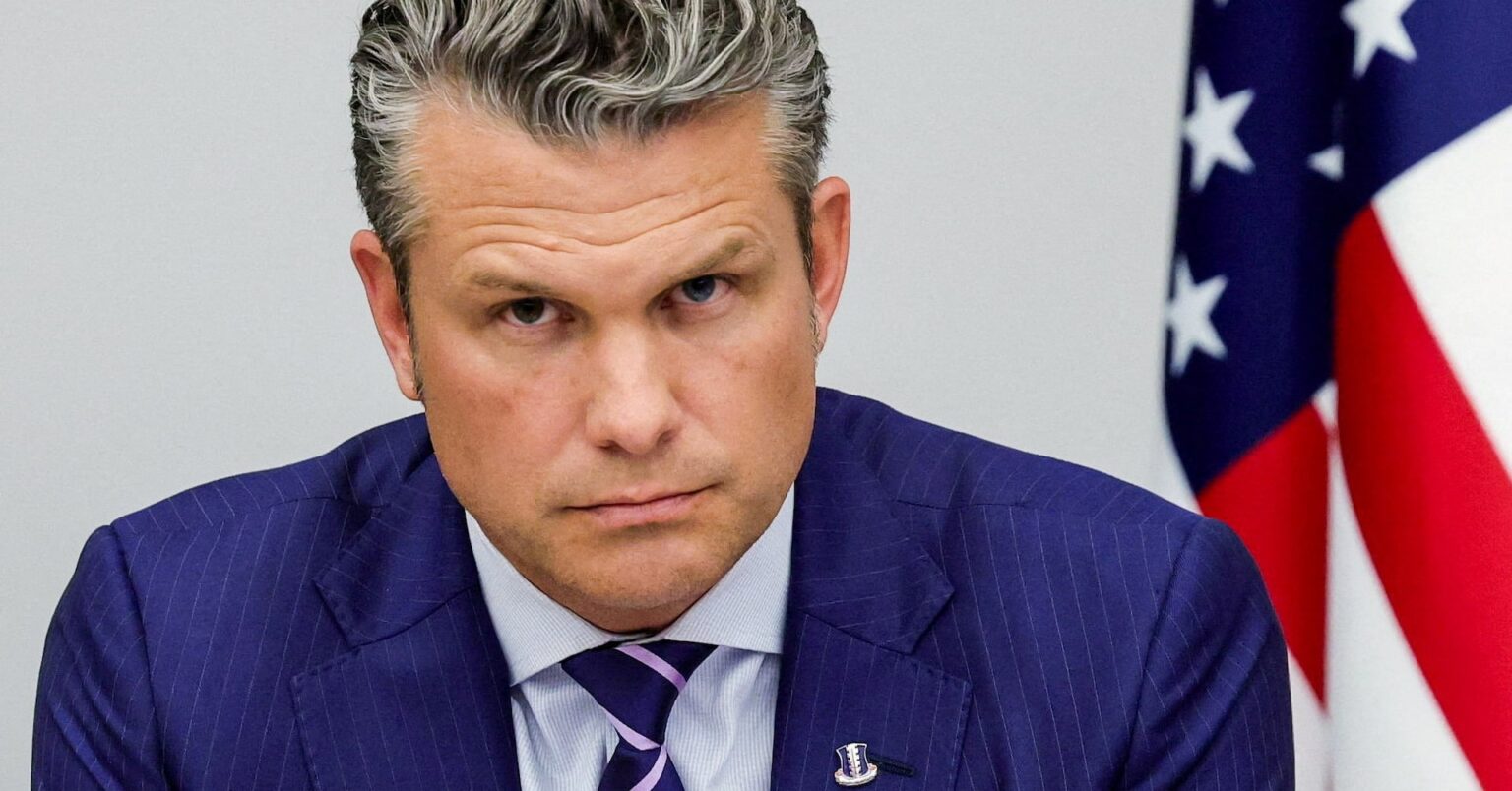 米国防長官、ウクライナ侵攻継続ならロシアに「代償」　戦争終結に圧力 | ロイター