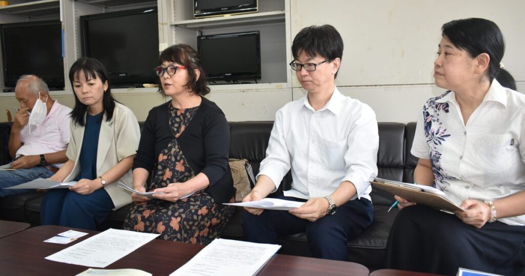 子ども版防衛白書、学校に配布しないで 沖縄の教職員4団体、県教委に申し入れ – 琉球新報デジタル 子ども版防衛白書、学校に配布しないで 沖縄の教職員4団体、県教委に申し入れ - 琉球新報デジタル