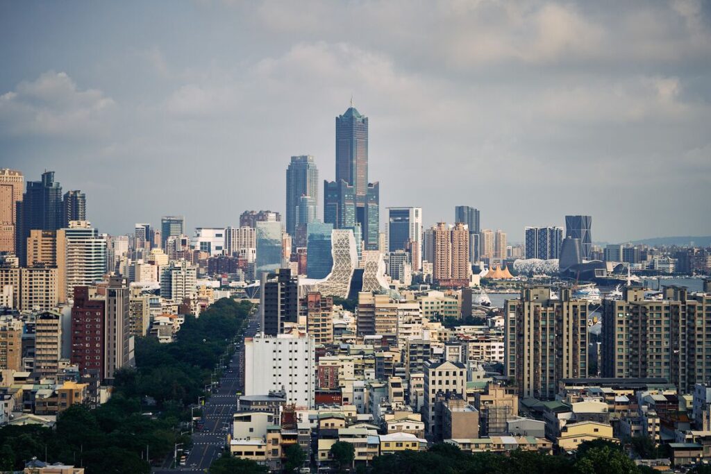 UBSやHSBC、台湾で積極採用－1200兆円規模の富裕層マネー争奪へ - Bloomberg