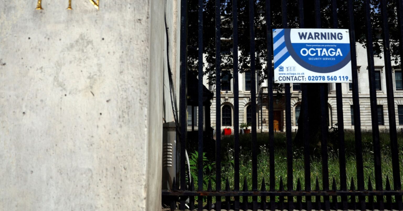 英政府、中国大使館建設計画巡る決定を再び延期　12月10日まで | ロイター