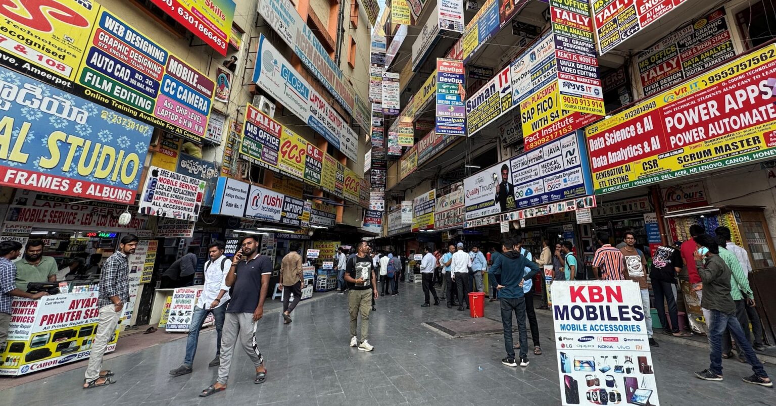 焦点：ＡＩに置き換えられるインドのコールセンター労働者 | ロイター