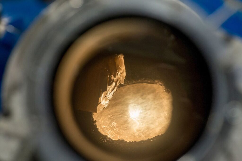 中国、レアアース輸出規制巡る懸念緩和に努める－国際的な反発抑制へ - Bloomberg