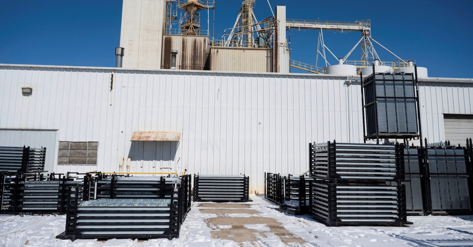 カナダ、米中からの鉄鋼・アルミ一部輸入品への関税を減免 | ロイター