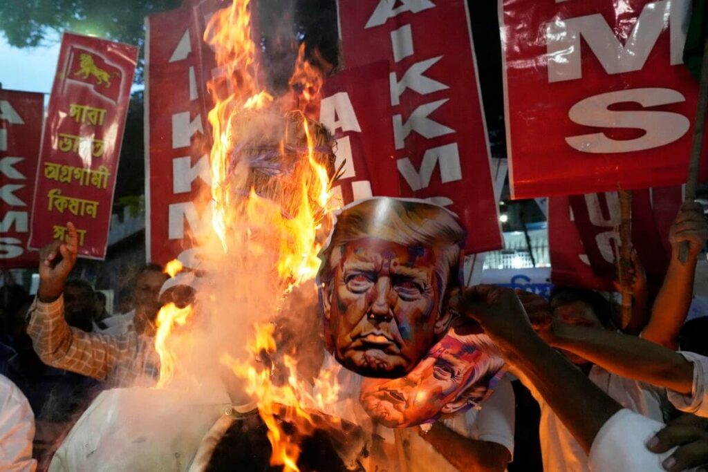 トランプ大統領の「いじめ」でインドが窮地に、関税に加えH-1Bビザも厳格化…しかもAIがIT人材の職を奪う(1/4) | JBpress (ジェイビープレス)