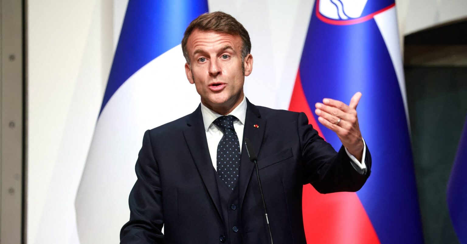 仏大統領、年金改革巡る国民投票実施の可能性否定せず | ロイター