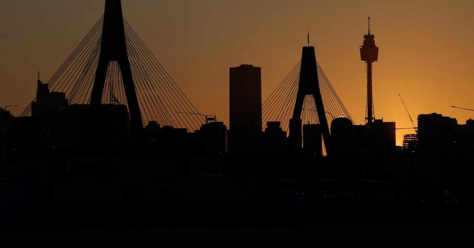 豪・ＮＺで異常熱波、山火事相次ぐ　シドニーは春に40度超え | ロイター