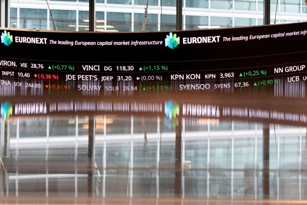 【欧州市況】利下げ見通し拡大で英国債買われる－株は下落 - Bloomberg
