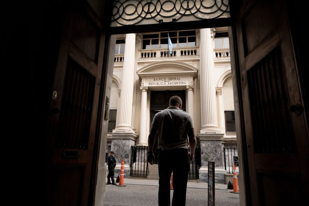 JPモルガンとシティ、アルゼンチン為替市場で活発に取引－ペソは反発 - Bloomberg