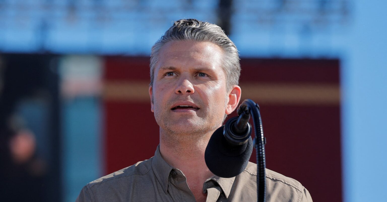 米軍、太平洋でも「麻薬船」攻撃　トランプ氏はベネズエラ侵攻再警告 | ロイター