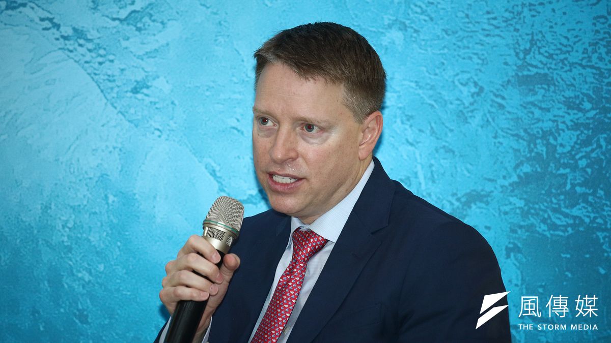 元アメリカ副国家安全保障担当補佐官マット・ポッティンガー氏が「信託投資者セミナー」にて、中国が全面戦争を起こさずとも、経済や行政手段で4年以内に台湾に深刻な危機を引き起こす可能性があると警鐘を鳴らした。（写真／蔡親傑撮影）