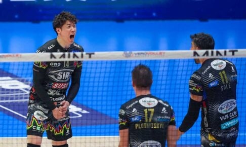 石川祐希、“要所で得点”挙げフルセットの激闘制す　開幕2連勝のペルージャ公式も称賛「イシカワが粘り強く攻めた」