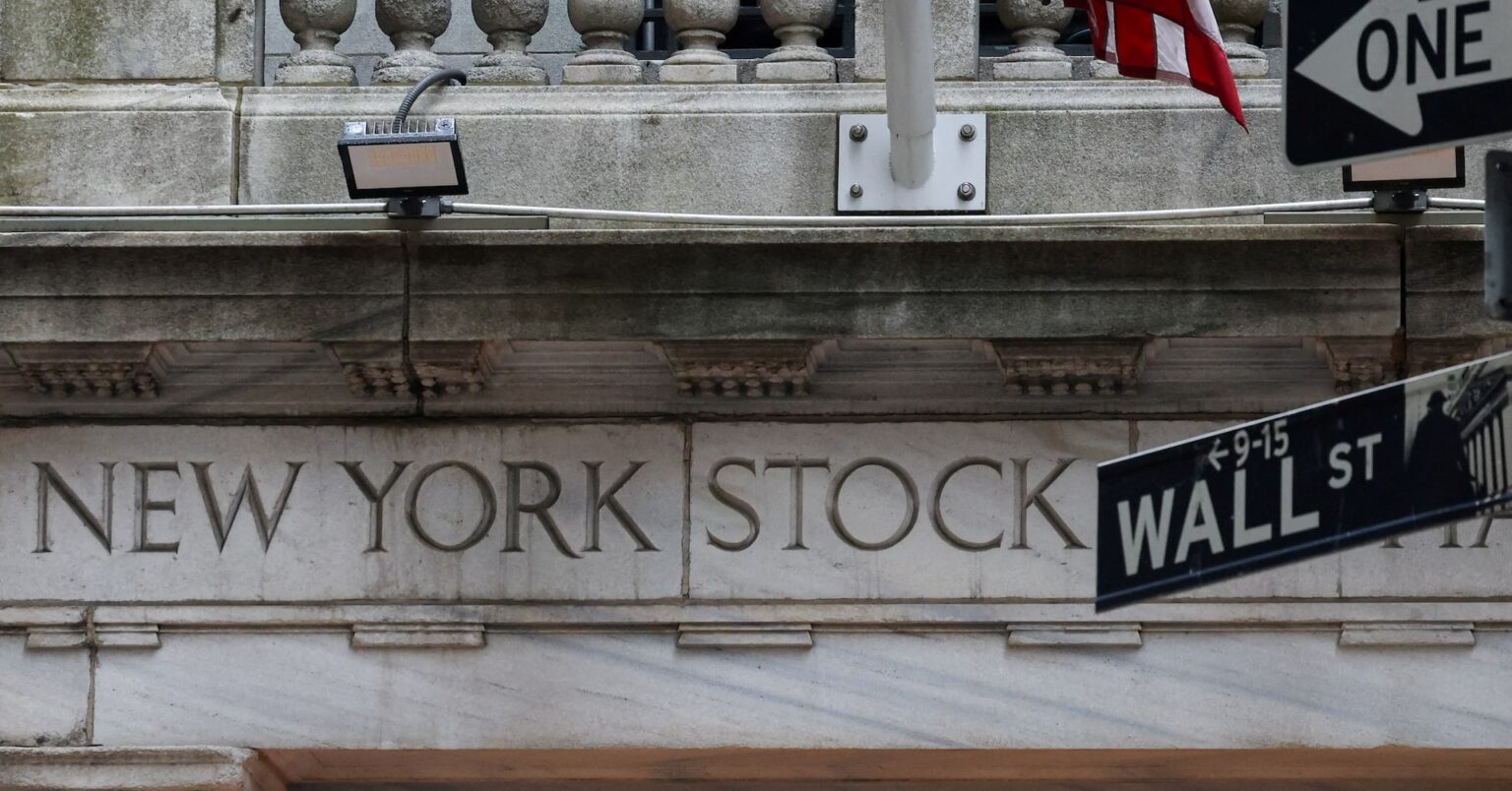 米国株式市場＝主要3指数、連日最高値　米中貿易摩擦巡る懸念和らぐ | ロイター