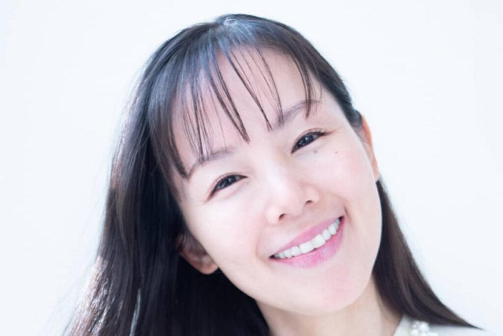 47歳 小西真奈美の近影にSNS衝撃「健康美」「等身がすごい」「素敵に年齢を重ねて…」誕生日にオーストラリア訪問 1か月あたりのファッション＆美容費について解説 | LIMO