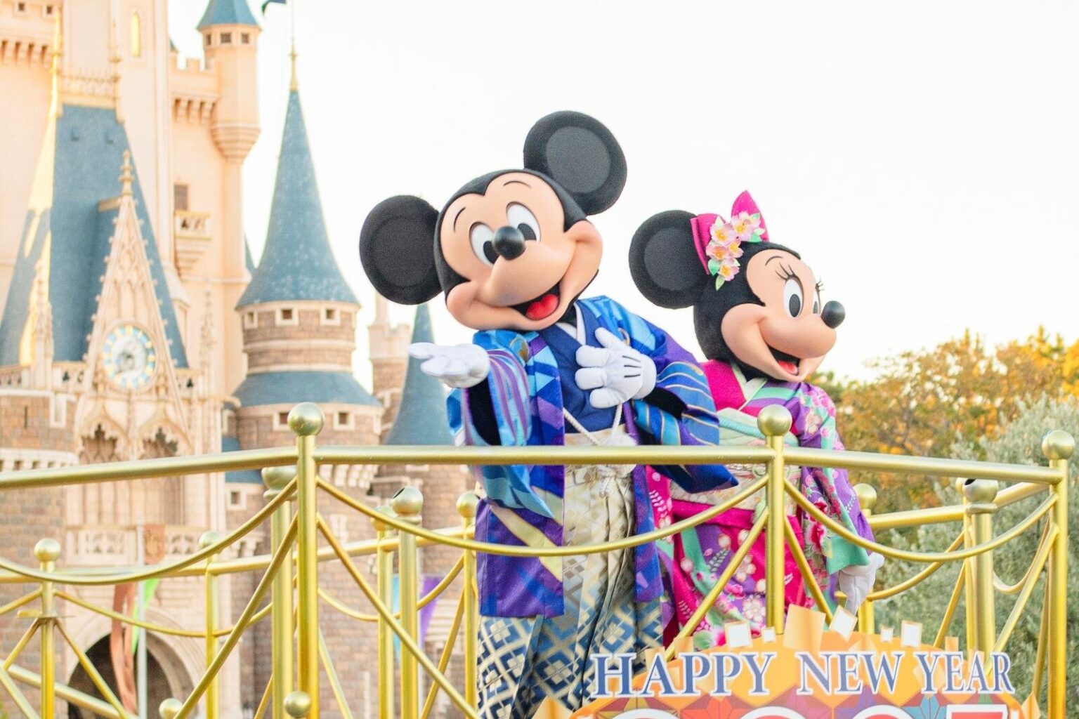 東京ディズニーリゾート2026年「お正月イベント」新年グリーティングパレードや花火、限定グッズも - ファッションプレス