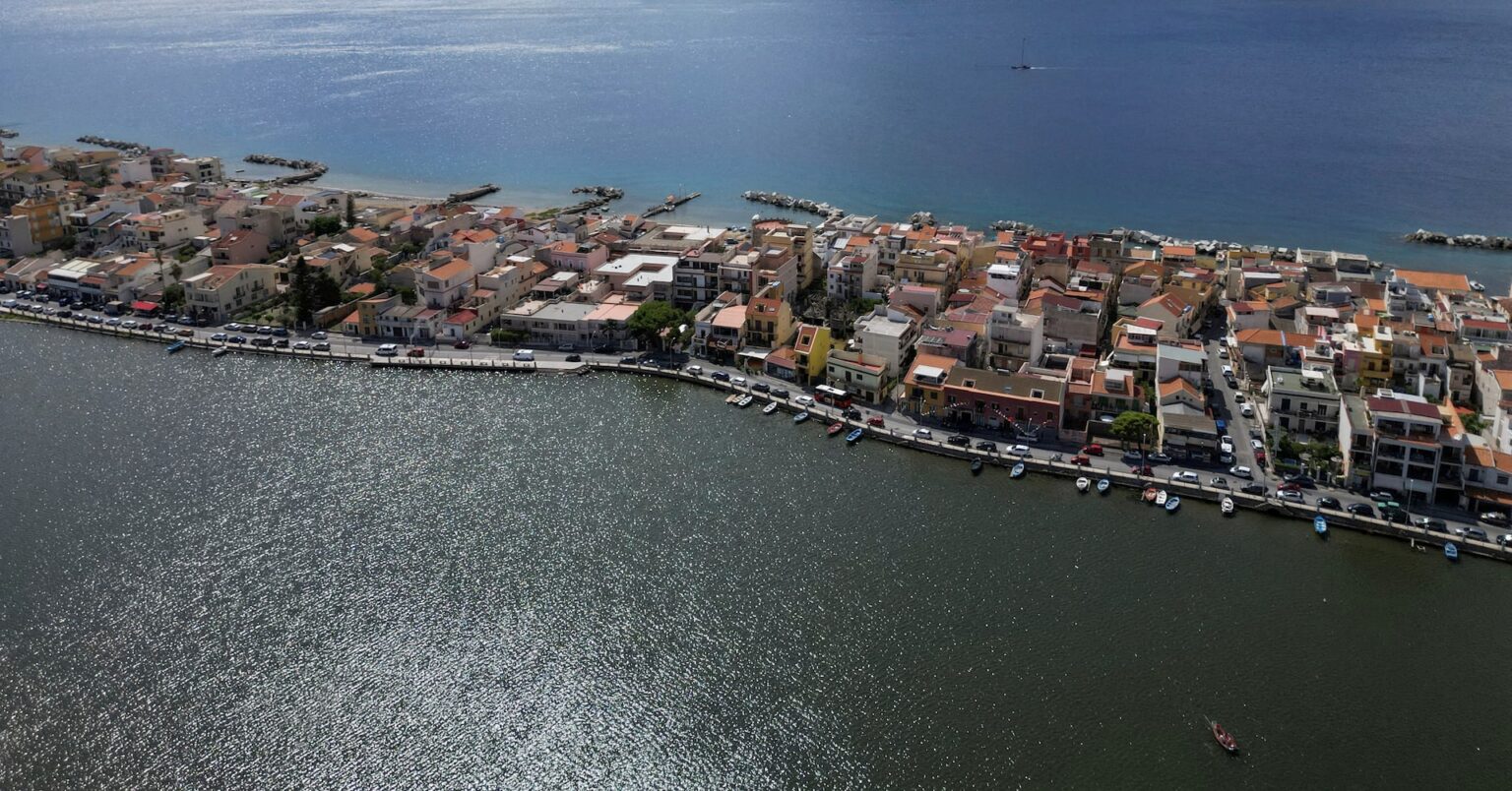 イタリア会計検査院、メッシナ海峡大橋の建設計画認めず 日本企業も参画 | ロイター イタリア会計検査院、メッシナ海峡大橋の建設計画認めず 日本企業も参画 | ロイター