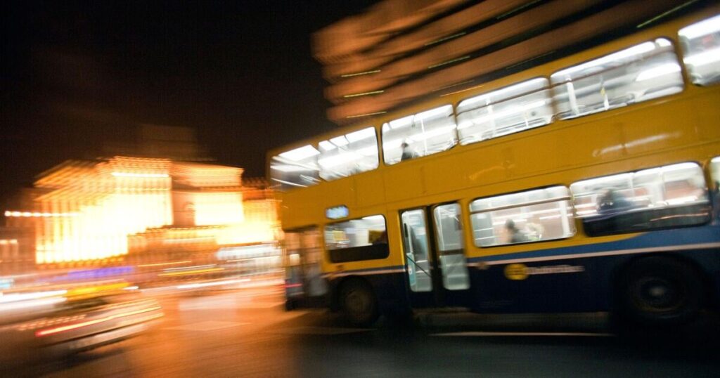 「ゴースト」バスについて何千もの苦情を申し立てました