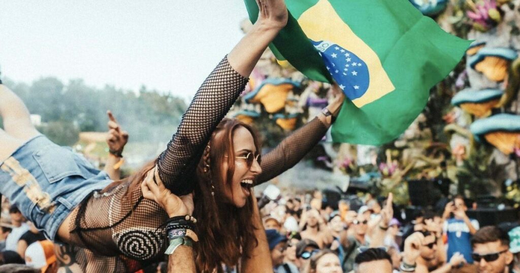 iFLYER: 遂に今週末10月10日～12日にブラジルで開催の『Tomorrowland Brasil 2025』のライブ配信が決定【閲覧URLはコチラから】
