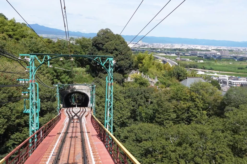 石清水八幡宮参道ケーブル「ケーブル八幡宮口駅」　景色画像
