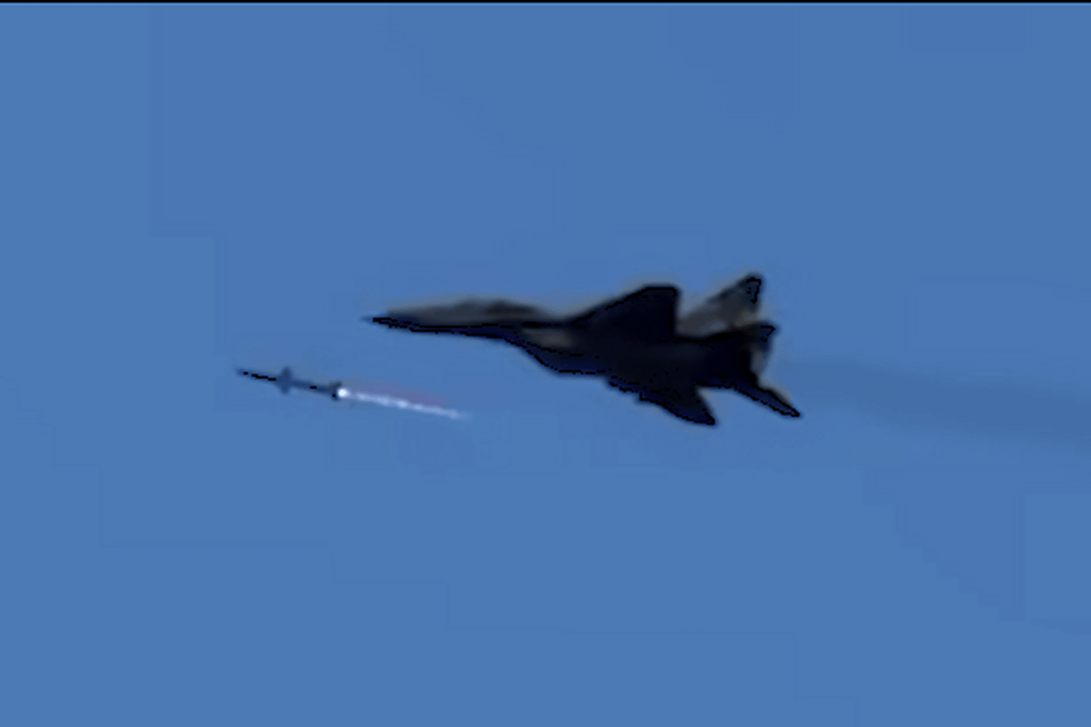 ウクライナのMiG-29戦闘機が対放射線ミサイルを発射し、戦闘地域のロシアのレーダーロックを突破