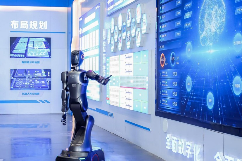 中国家電大手・美的、業界初の「AIエージェント工場」 人型ロボットも実戦投入 | 36Kr Japan