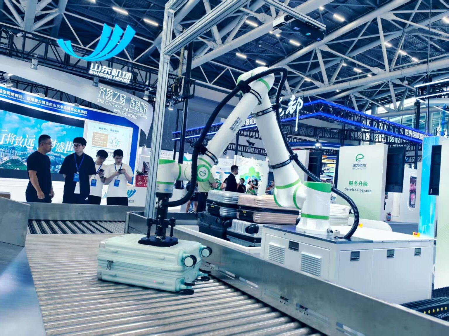 手荷物搬送ロボット、ついに登場。中国発「AntOne」が国際空港博で存在感 | 36Kr Japan | 最大級の中国テック・スタートアップ専門メディア