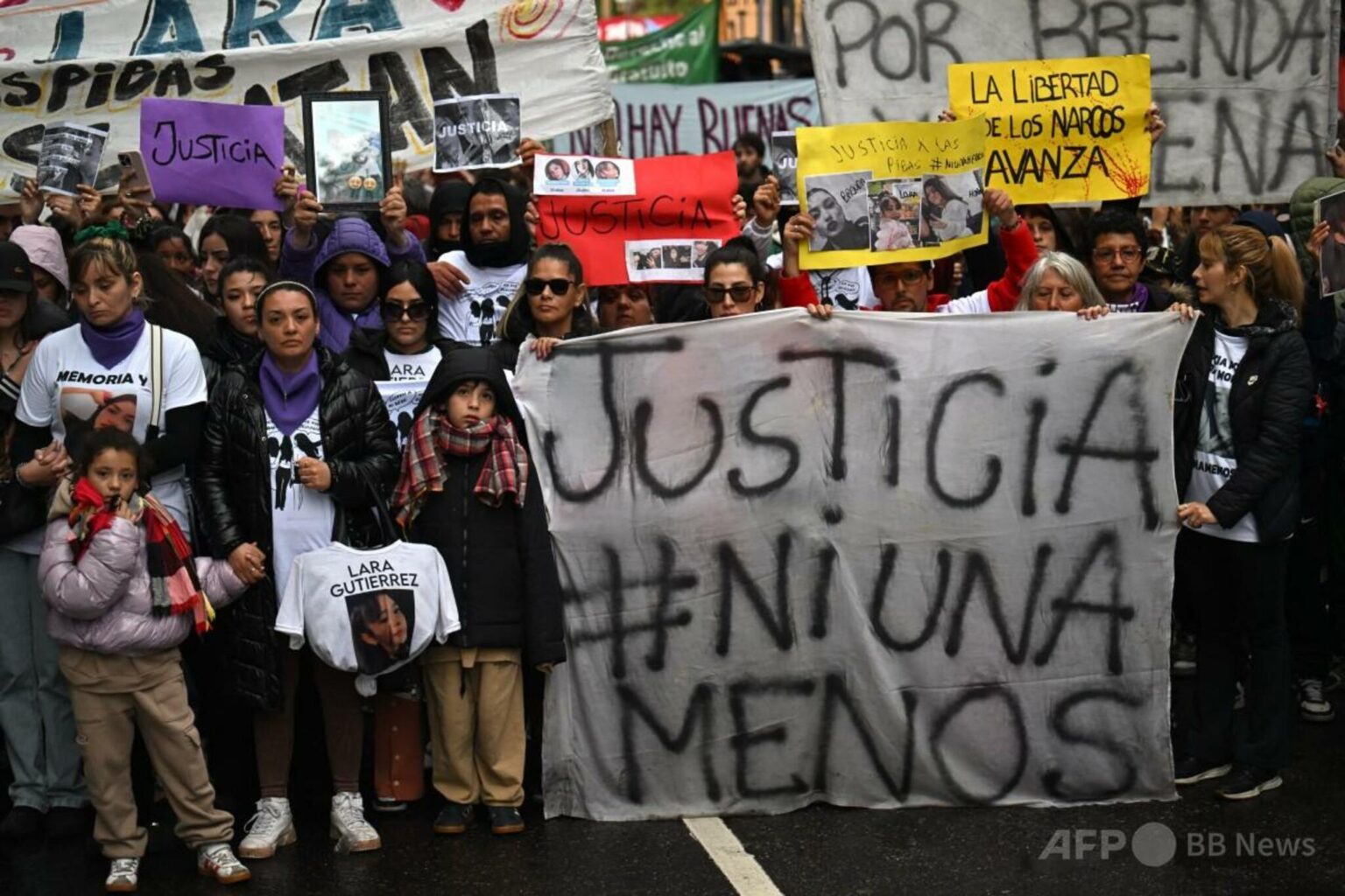 麻薬組織が女性3人の殺害をライブ配信、遺族らが正義求めデモ アルゼンチン（ＡＦＰ＝時事） - Yahoo!ニュース - Yahoo!ニュース