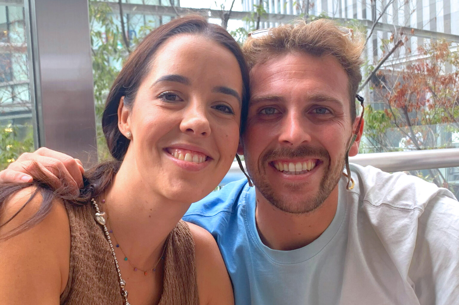 スペイン人の（左から）アルバさんとクリスチャンさん【写真：Hint-Pot編集部】