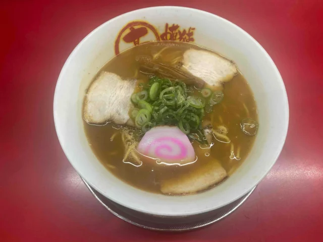 神戸・丸髙中華そばの豚骨醤油ラーメン