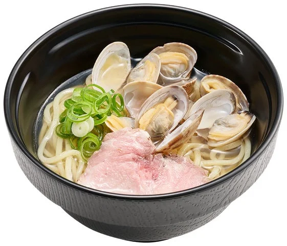あさり入り貝だし塩ラーメンのクローズアップ