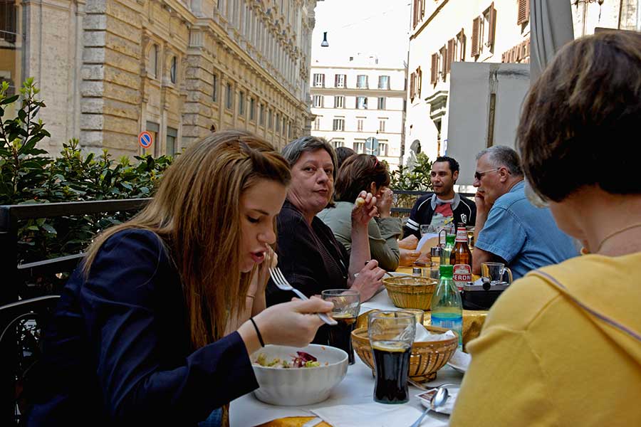 イタリア・ローマのレストラン【写真：Aflo】