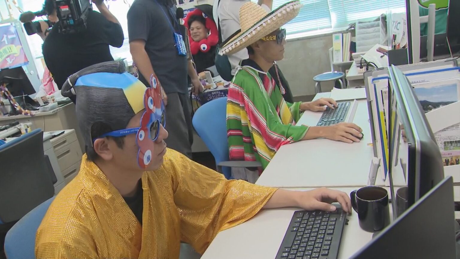 なぜ?県職員が仮装して業務…都会では規制されることもあるハロウィーンを鳥取砂丘などで思いっきり楽しんで欲しい「鳥取ハロウィン聖地化プロジェクト」 テーマは「万博ロスは鳥取で」（BSS山陰放送） - Yahoo!ニュース - Yahoo!ニュース