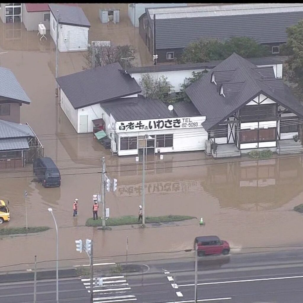 【集中豪雨で冠水】観測史上最多の6時間327ミリの雨で避難指示＿「家が浸水しそう」役場に通報相次ぐ…交通機関も麻痺＜北海道白老町＞（北海道ニュースUHB） - Yahoo!ニュース - Yahoo!ニュース